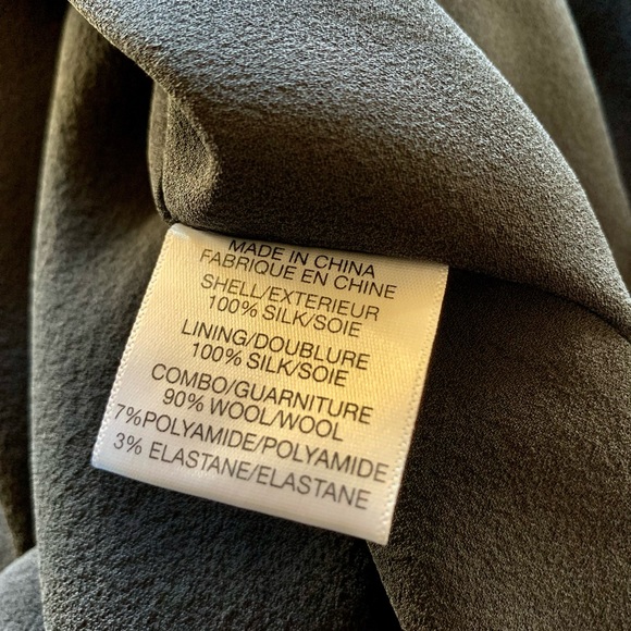 LN THEORY STRAPLESS DRESS. HIDDEN ZIPPER ON SIDE. DRAPES BEAUTIFULLY 💃🏿 - Picture 5 of 5